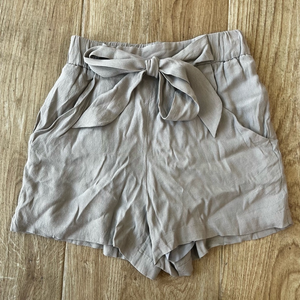 Wilfred Aritzia Bossier High Rise Front Tie Shorts - Picture 2 of 5